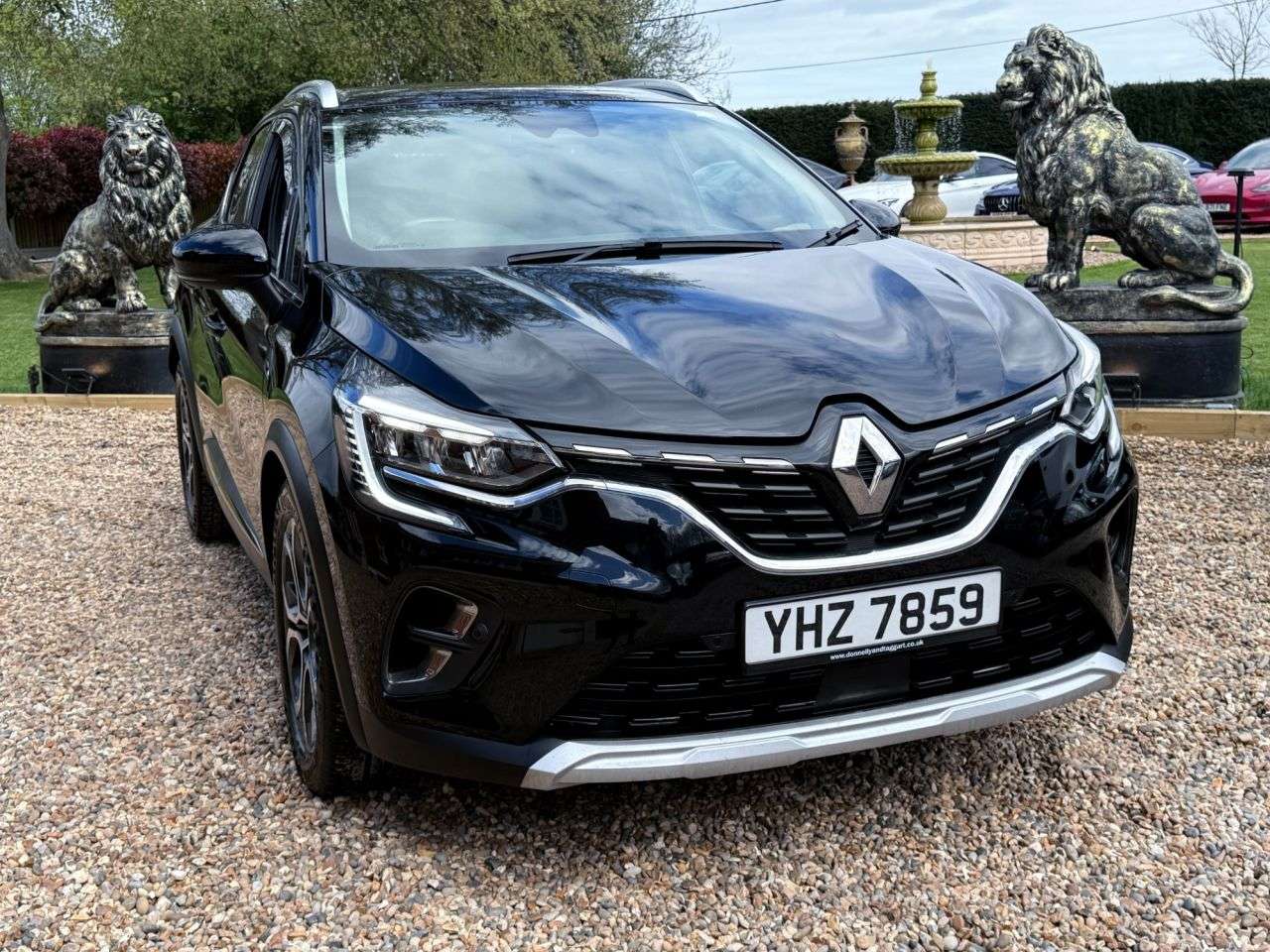 A 2022 RENAULT CAPTUR 1.3 TCe SE Edition SUV 5dr Petrol Manual Euro 6 (s/s) (140 ps) A 2022 RENAULT CAPTUR 1.3 TCe SE Edition SUV 5dr Petrol Manual Euro 6 (s/s) (140 ps)