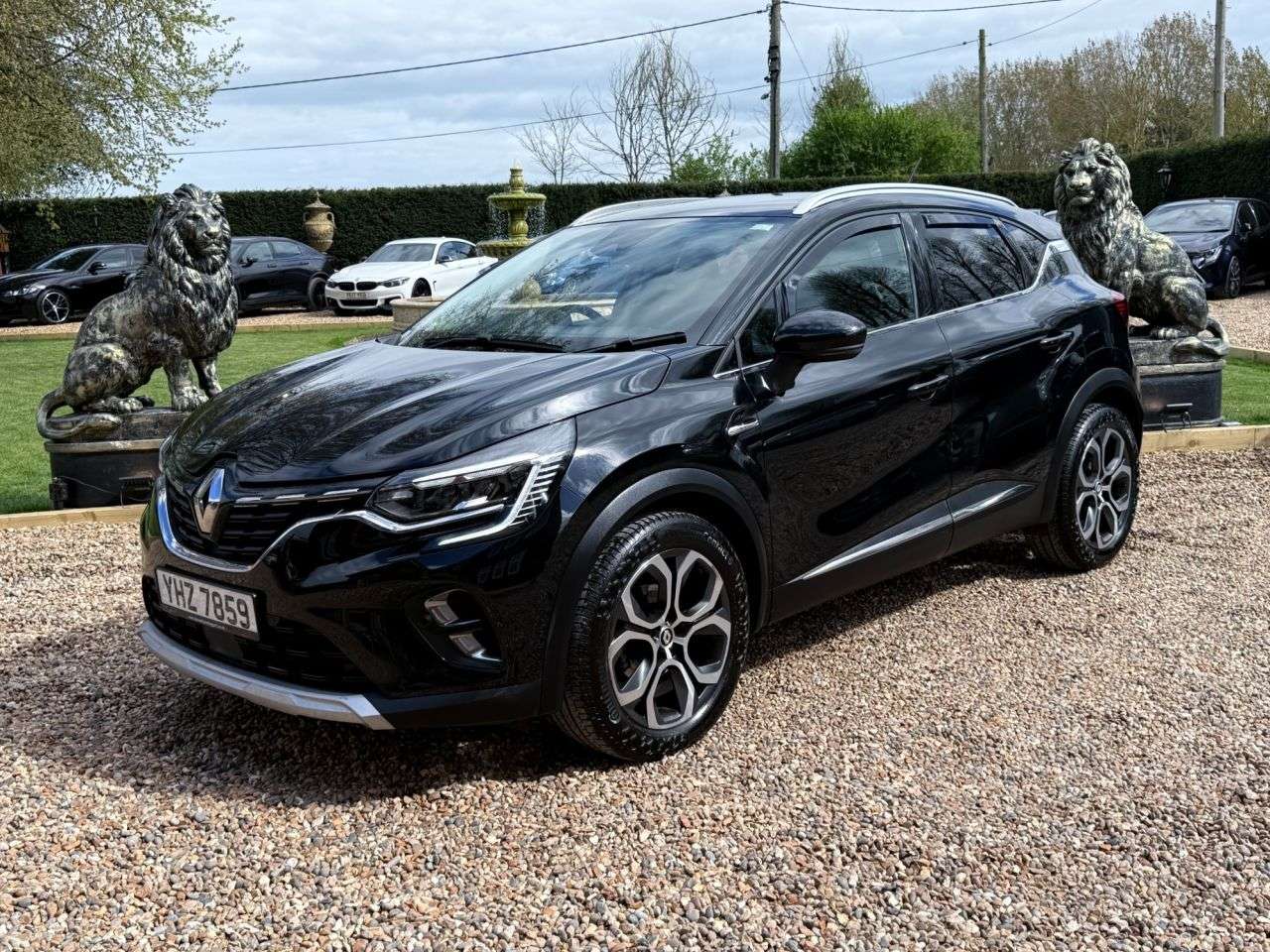 A 2022 RENAULT CAPTUR 1.3 TCe SE Edition SUV 5dr Petrol Manual Euro 6 (s/s) (140 ps) A 2022 RENAULT CAPTUR 1.3 TCe SE Edition SUV 5dr Petrol Manual Euro 6 (s/s) (140 ps)