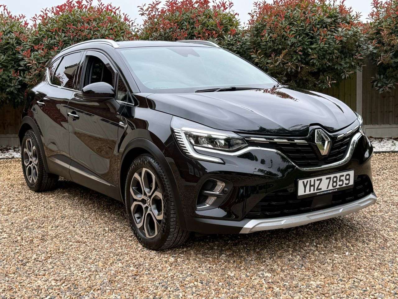 A 2022 RENAULT CAPTUR 1.3 TCe SE Edition SUV 5dr Petrol Manual Euro 6 (s/s) (140 ps) A 2022 RENAULT CAPTUR 1.3 TCe SE Edition SUV 5dr Petrol Manual Euro 6 (s/s) (140 ps)