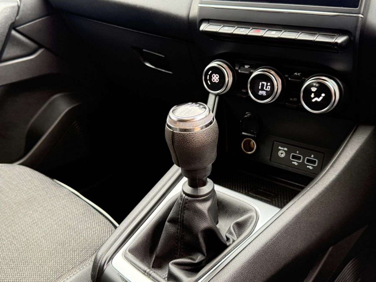2022 RENAULT CAPTUR 2022 RENAULT CAPTUR