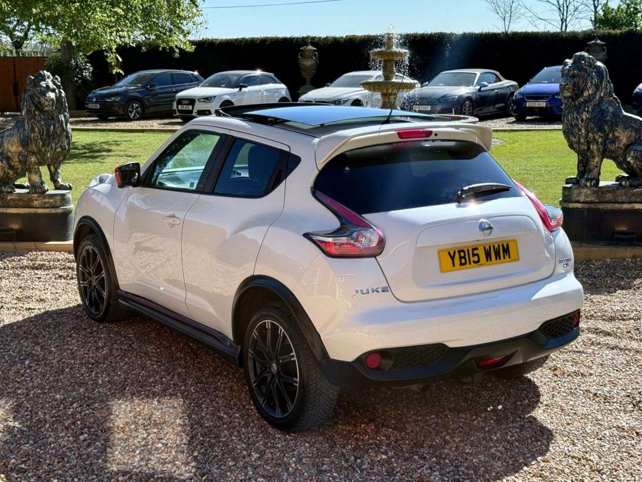 A 2015 NISSAN JUKE 1.2 DIG-T Tekna SUV 5dr Petrol Manual Euro 5 (s/s) Euro 5 (115 ps) A 2015 NISSAN JUKE 1.2 DIG-T Tekna SUV 5dr Petrol Manual Euro 5 (s/s) Euro 5 (115 ps)
