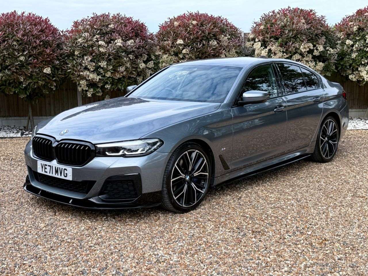 A 2021 BMW 5 SERIES 2.0 520d MHT M Sport FULL BODY KIT Saloon 4dr Diesel Hybrid Steptronic Euro A 2021 BMW 5 SERIES 2.0 520d MHT M Sport FULL BODY KIT Saloon 4dr Diesel Hybrid Steptronic Euro