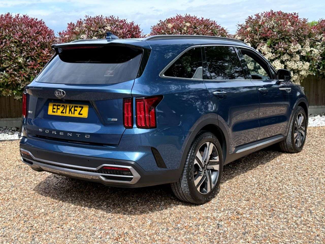 A 2021 KIA SORENTO 1.6 h T-GDi 4 SUV 5dr Petrol Hybrid Auto AWD Euro 6 (s/s) (226 bhp) A 2021 KIA SORENTO 1.6 h T-GDi 4 SUV 5dr Petrol Hybrid Auto AWD Euro 6 (s/s) (226 bhp)