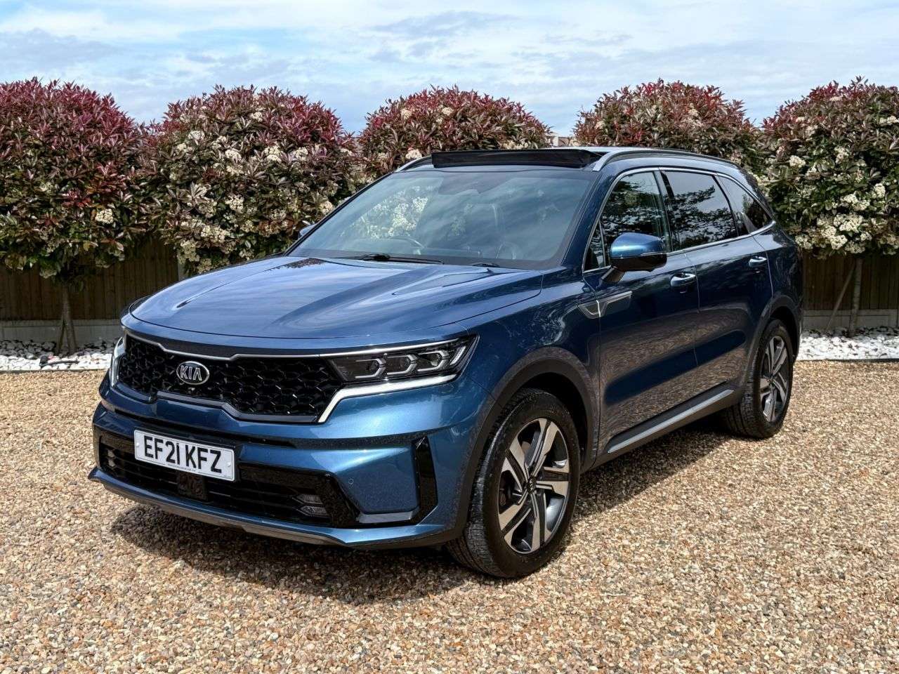 A 2021 KIA SORENTO 1.6 h T-GDi 4 SUV 5dr Petrol Hybrid Auto AWD Euro 6 (s/s) (226 bhp) A 2021 KIA SORENTO 1.6 h T-GDi 4 SUV 5dr Petrol Hybrid Auto AWD Euro 6 (s/s) (226 bhp)