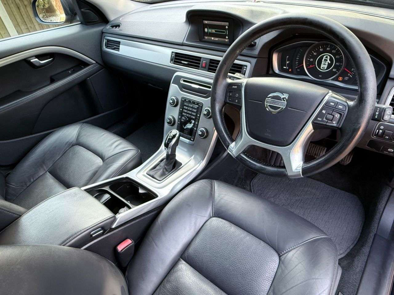 2013 VOLVO V70 2013 VOLVO V70