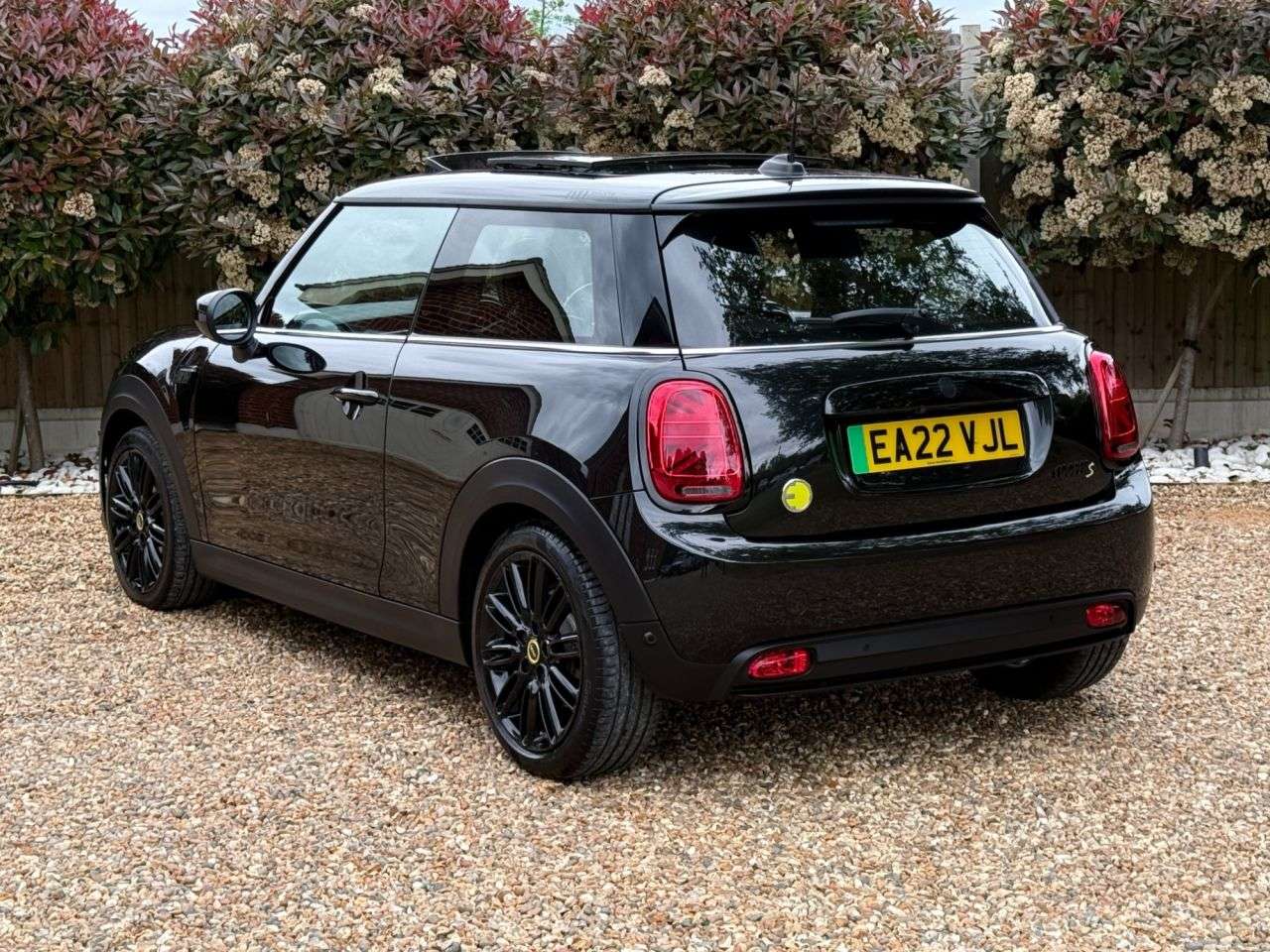 A 2022 MINI ELECTRIC HATCH Cooper SE 32.6kWh Shadow Edition HUGE SPEC Hatchback 3dr Electric Auto (184 A 2022 MINI ELECTRIC HATCH Cooper SE 32.6kWh Shadow Edition HUGE SPEC Hatchback 3dr Electric Auto (184