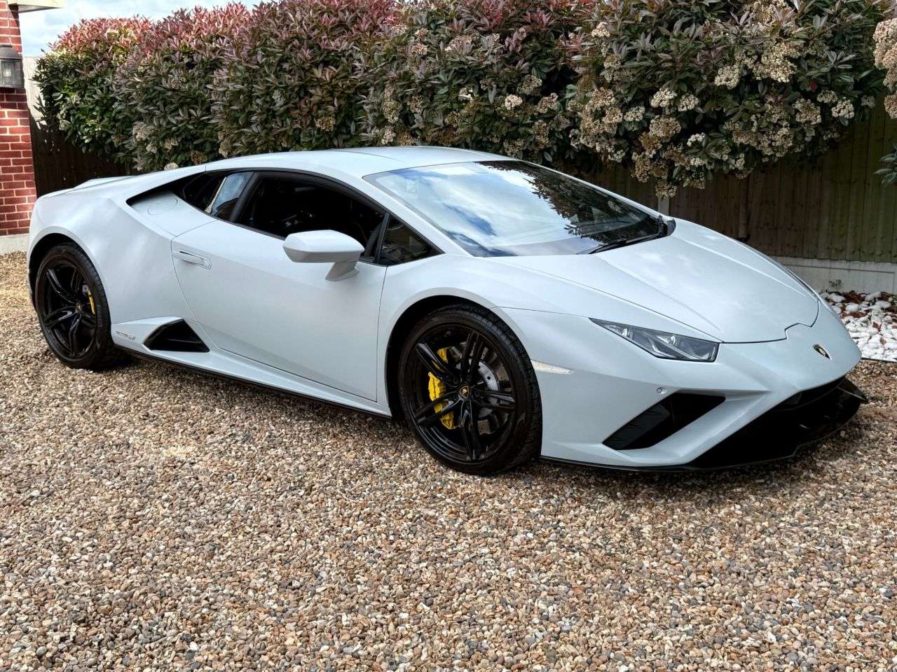 A 2020 LAMBORGHINI HURACAN 5.2 V10 LP 640-4 EVO CARBON BUCKET SEATS FRONT NOSE LIFT Coupe 2dr Petrol L A 2020 LAMBORGHINI HURACAN 5.2 V10 LP 640-4 EVO CARBON BUCKET SEATS FRONT NOSE LIFT Coupe 2dr Petrol L