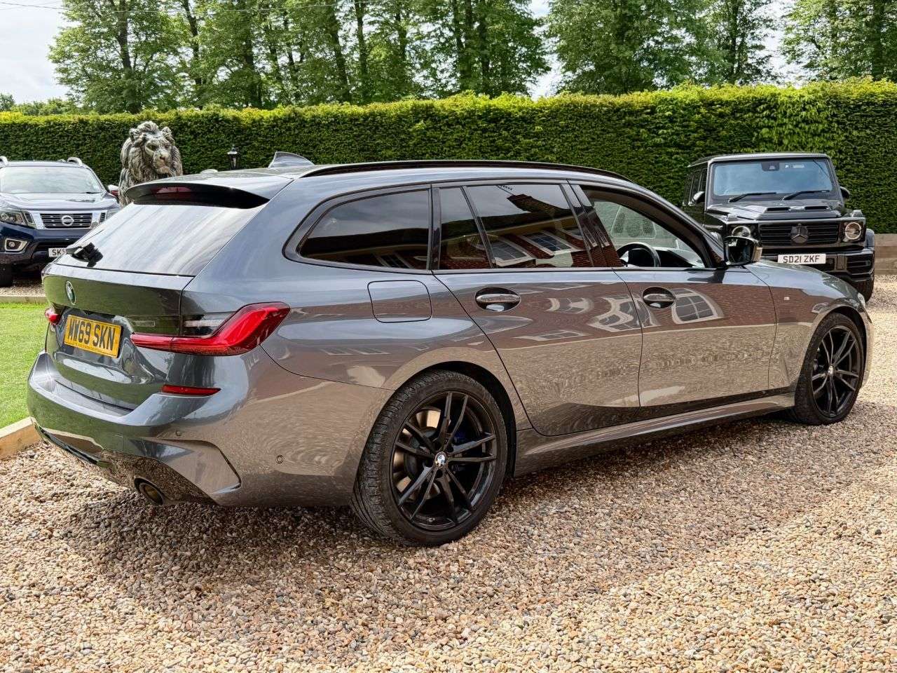 A 2019 BMW 3 SERIES 2.0 320d M Sport Touring 5dr Diesel Auto xDrive Euro 6 (s/s) (190 ps) A 2019 BMW 3 SERIES 2.0 320d M Sport Touring 5dr Diesel Auto xDrive Euro 6 (s/s) (190 ps)