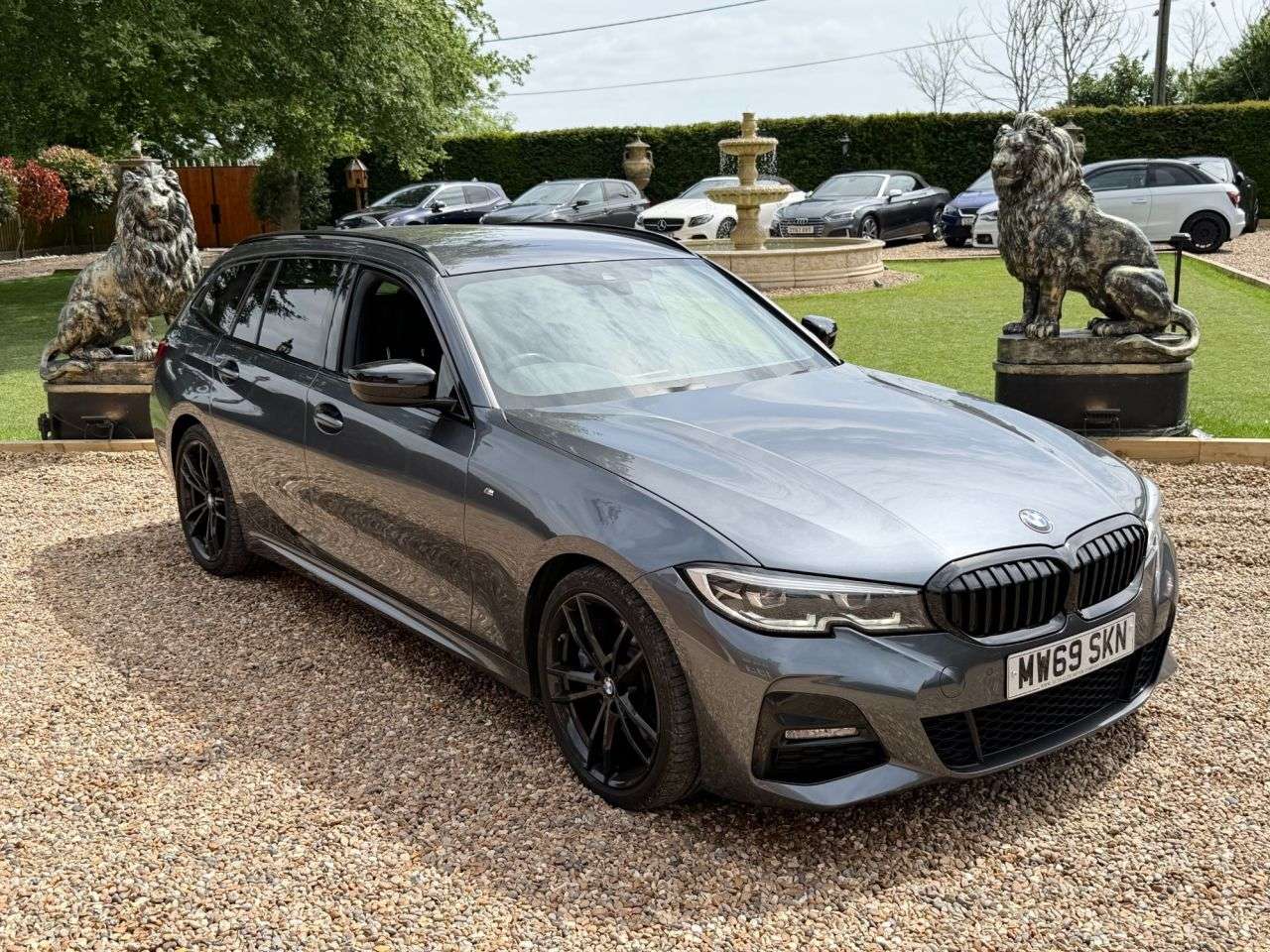 A 2019 BMW 3 SERIES 2.0 320d M Sport Touring 5dr Diesel Auto xDrive Euro 6 (s/s) (190 ps) A 2019 BMW 3 SERIES 2.0 320d M Sport Touring 5dr Diesel Auto xDrive Euro 6 (s/s) (190 ps)