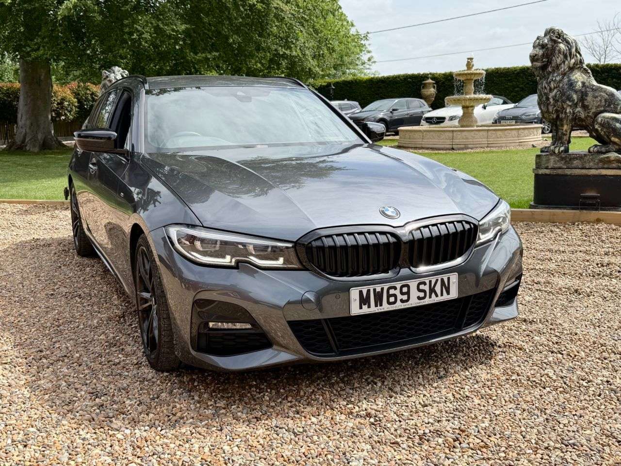 A 2019 BMW 3 SERIES 2.0 320d M Sport Touring 5dr Diesel Auto xDrive Euro 6 (s/s) (190 ps) A 2019 BMW 3 SERIES 2.0 320d M Sport Touring 5dr Diesel Auto xDrive Euro 6 (s/s) (190 ps)