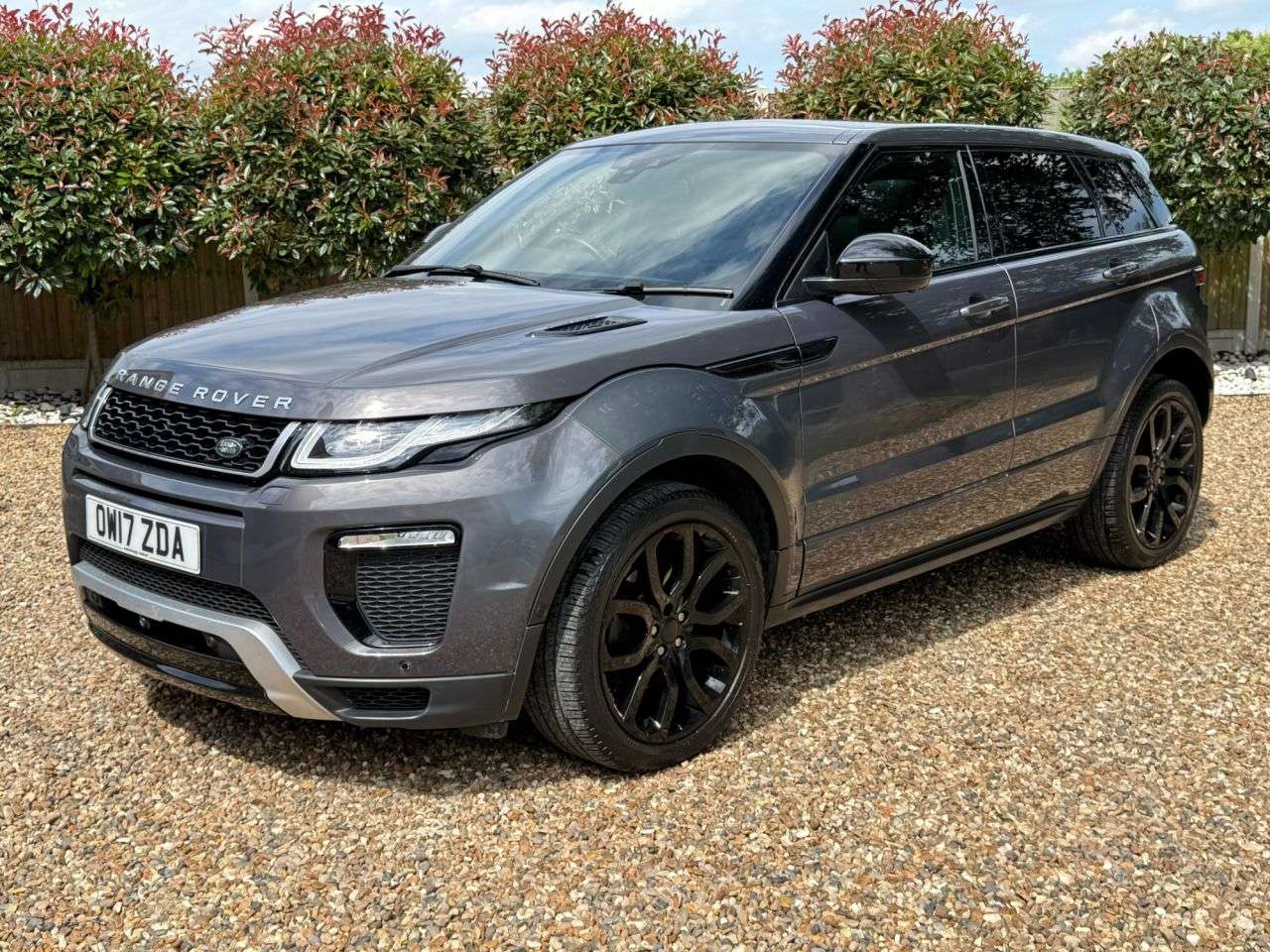 A 2017 LAND ROVER RANGE ROVER EVOQUE 2.0 TD4 HSE Dynamic Lux SUV 5dr Diesel Auto 4WD Euro 6 (s/s) (180 ps) A 2017 LAND ROVER RANGE ROVER EVOQUE 2.0 TD4 HSE Dynamic Lux SUV 5dr Diesel Auto 4WD Euro 6 (s/s) (180 ps)