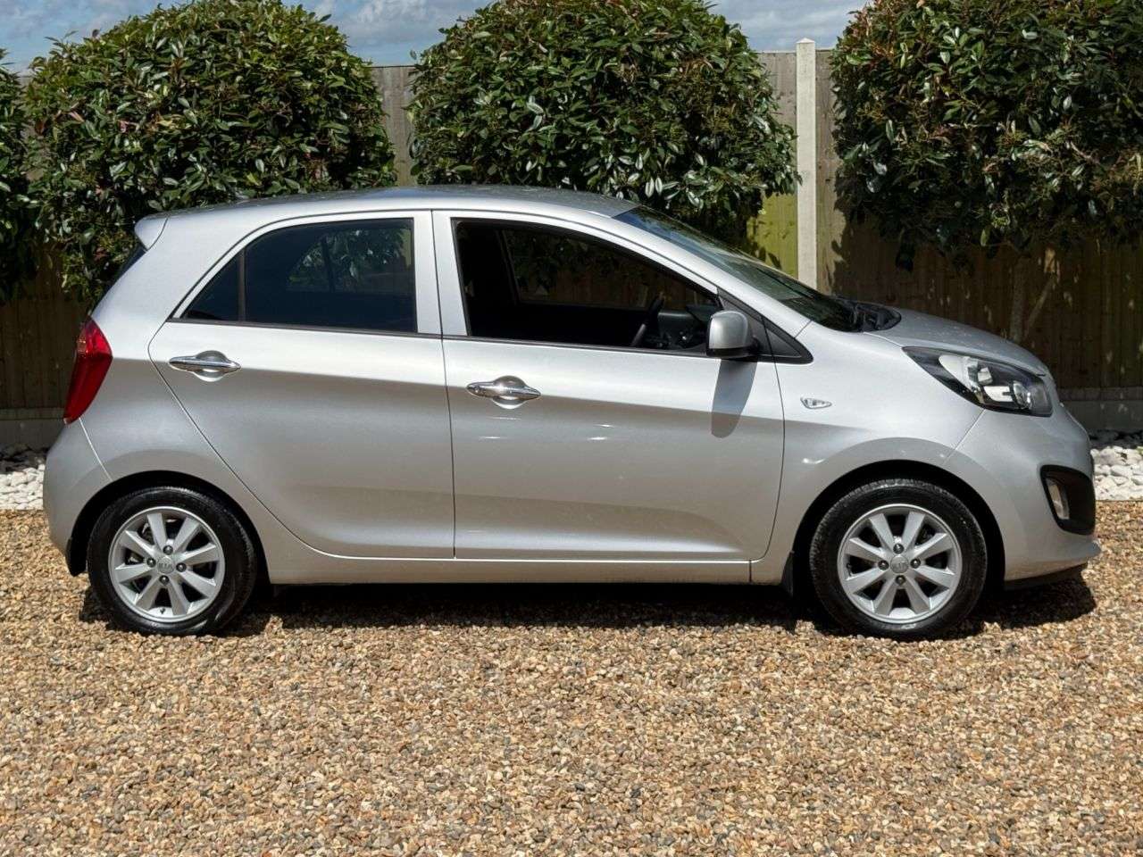 A 2014 KIA PICANTO 1.0 VR7 Hatchback 5dr Petrol Manual Euro 5 (68 bhp) A 2014 KIA PICANTO 1.0 VR7 Hatchback 5dr Petrol Manual Euro 5 (68 bhp)