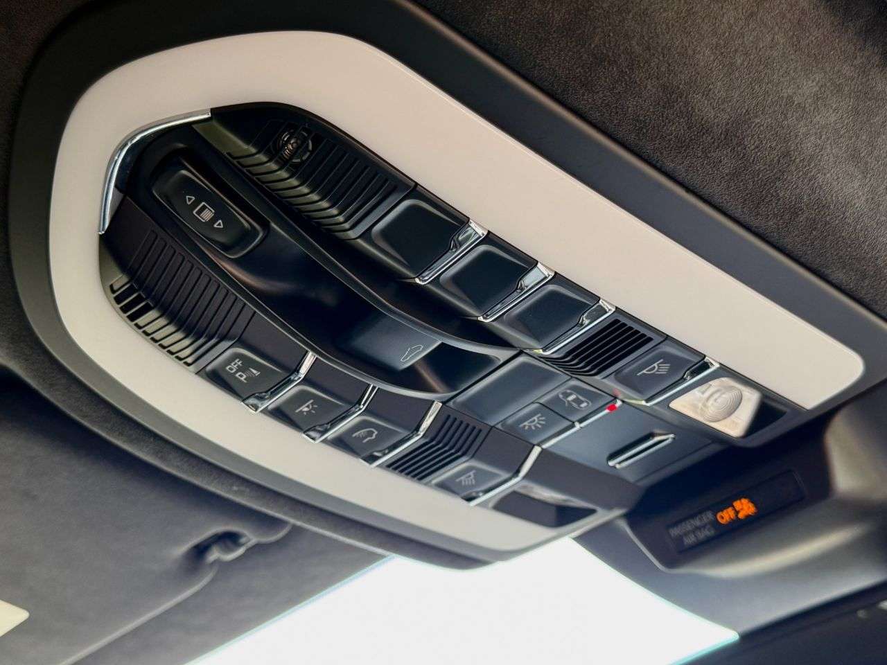 2016 PORSCHE MACAN 2016 PORSCHE MACAN