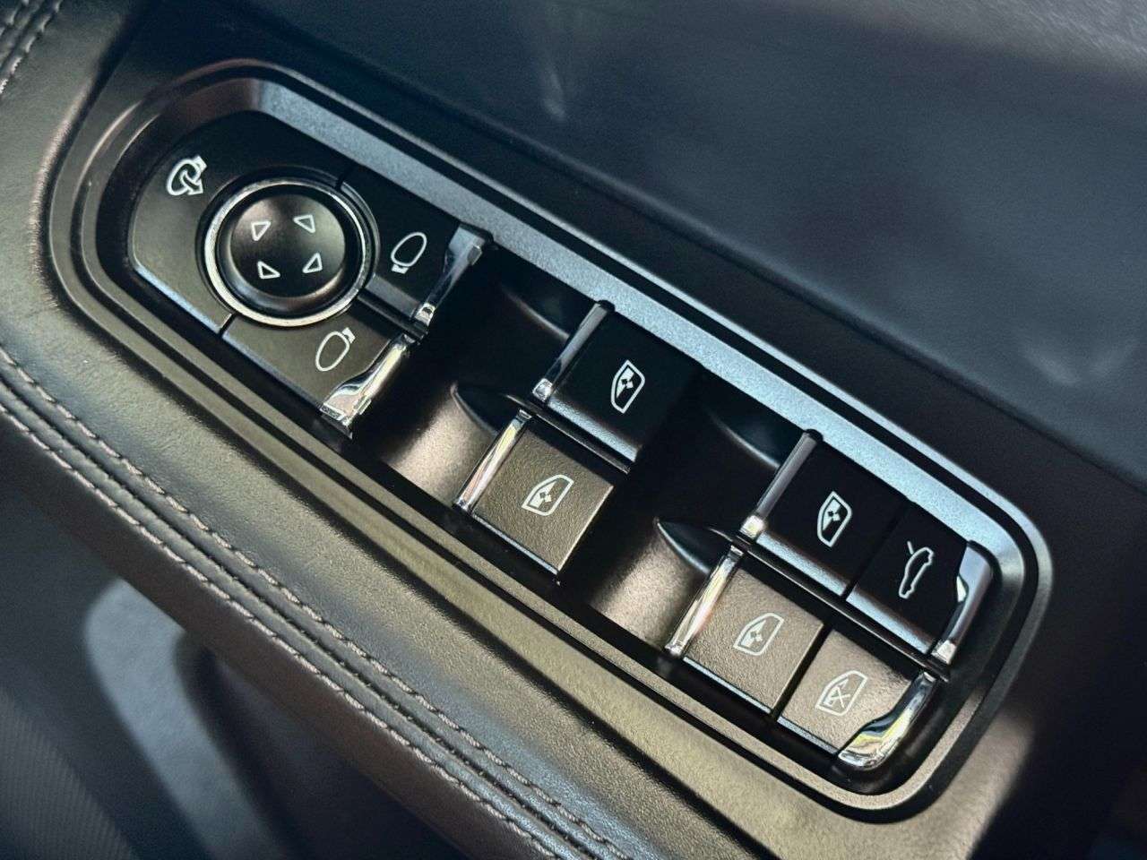 2016 PORSCHE MACAN 2016 PORSCHE MACAN