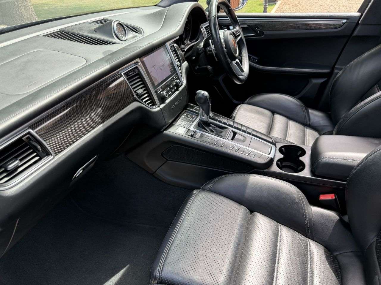 2016 PORSCHE MACAN 2016 PORSCHE MACAN