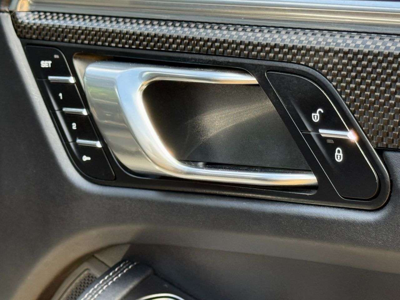 2016 PORSCHE MACAN 2016 PORSCHE MACAN