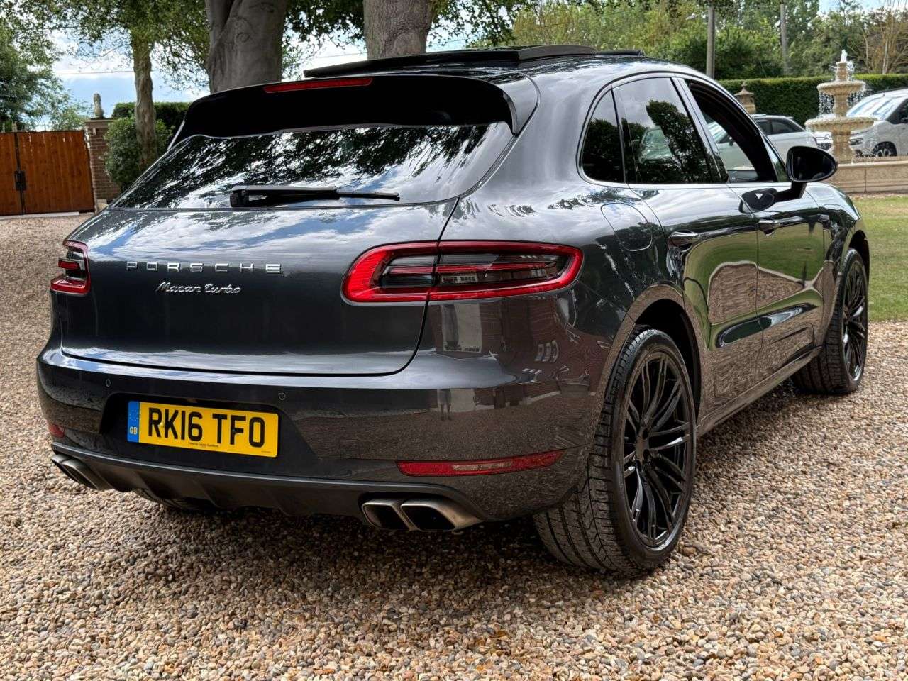 2016 PORSCHE MACAN 2016 PORSCHE MACAN