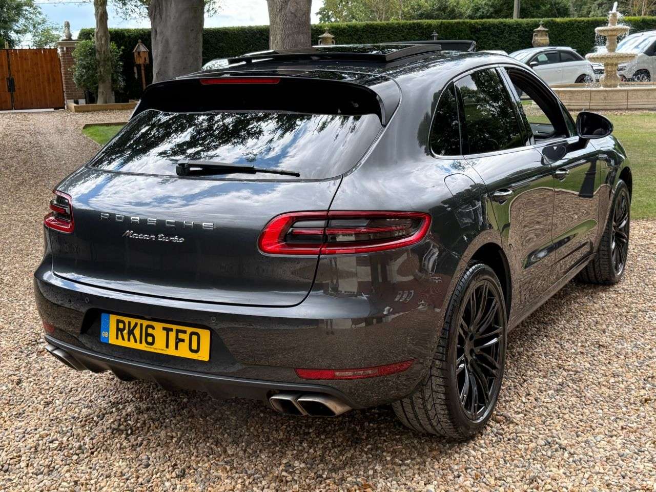 2016 PORSCHE MACAN 2016 PORSCHE MACAN