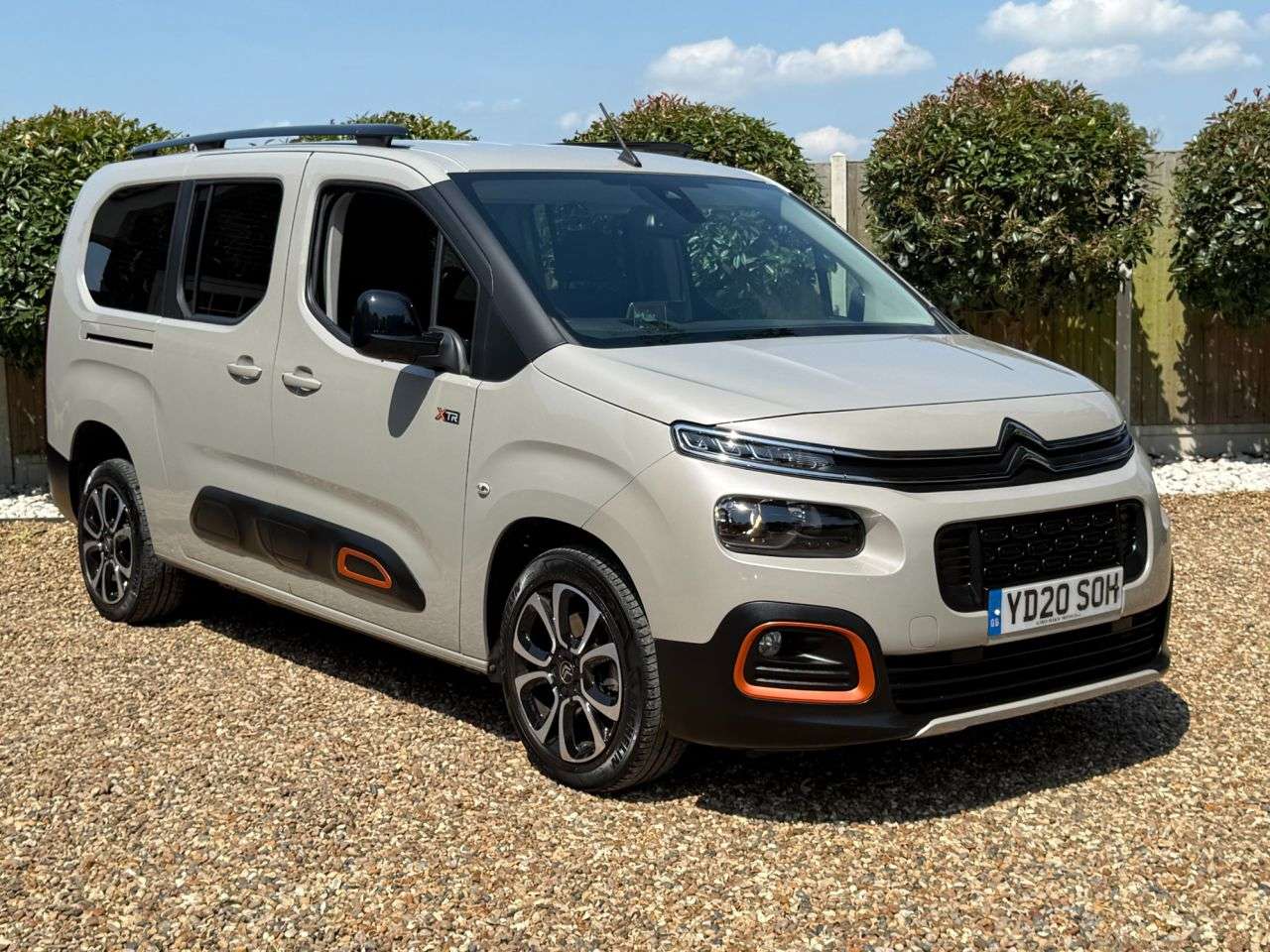 A 2020 CITROEN BERLINGO 1.5 BlueHDi Flair XTR XL WHEELCHAIR ACCESS AUTOMATIC MPV 5dr Diesel EAT Eur A 2020 CITROEN BERLINGO 1.5 BlueHDi Flair XTR XL WHEELCHAIR ACCESS AUTOMATIC MPV 5dr Diesel EAT Eur