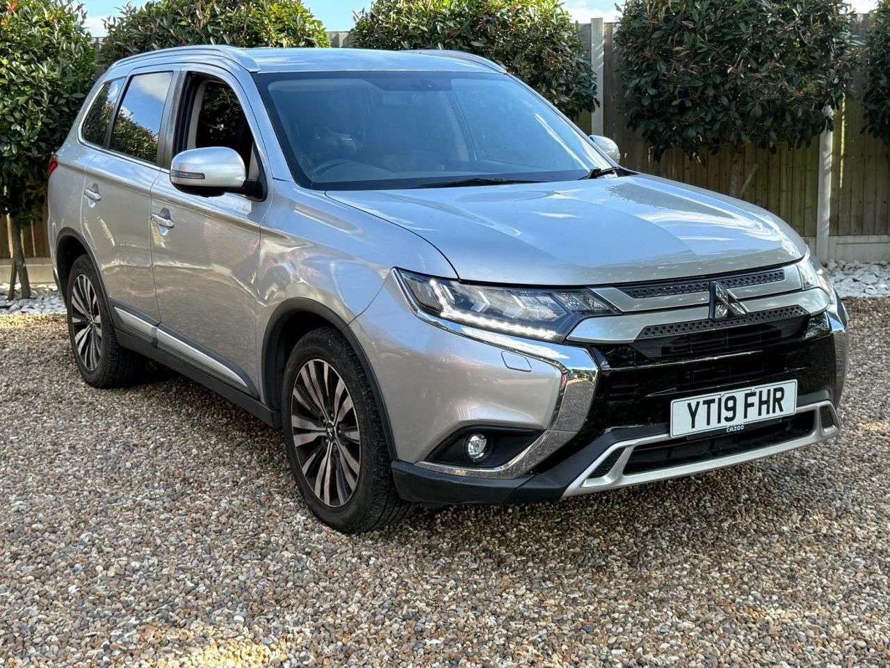 A 2019 MITSUBISHI OUTLANDER 4 A 2019 MITSUBISHI OUTLANDER 4