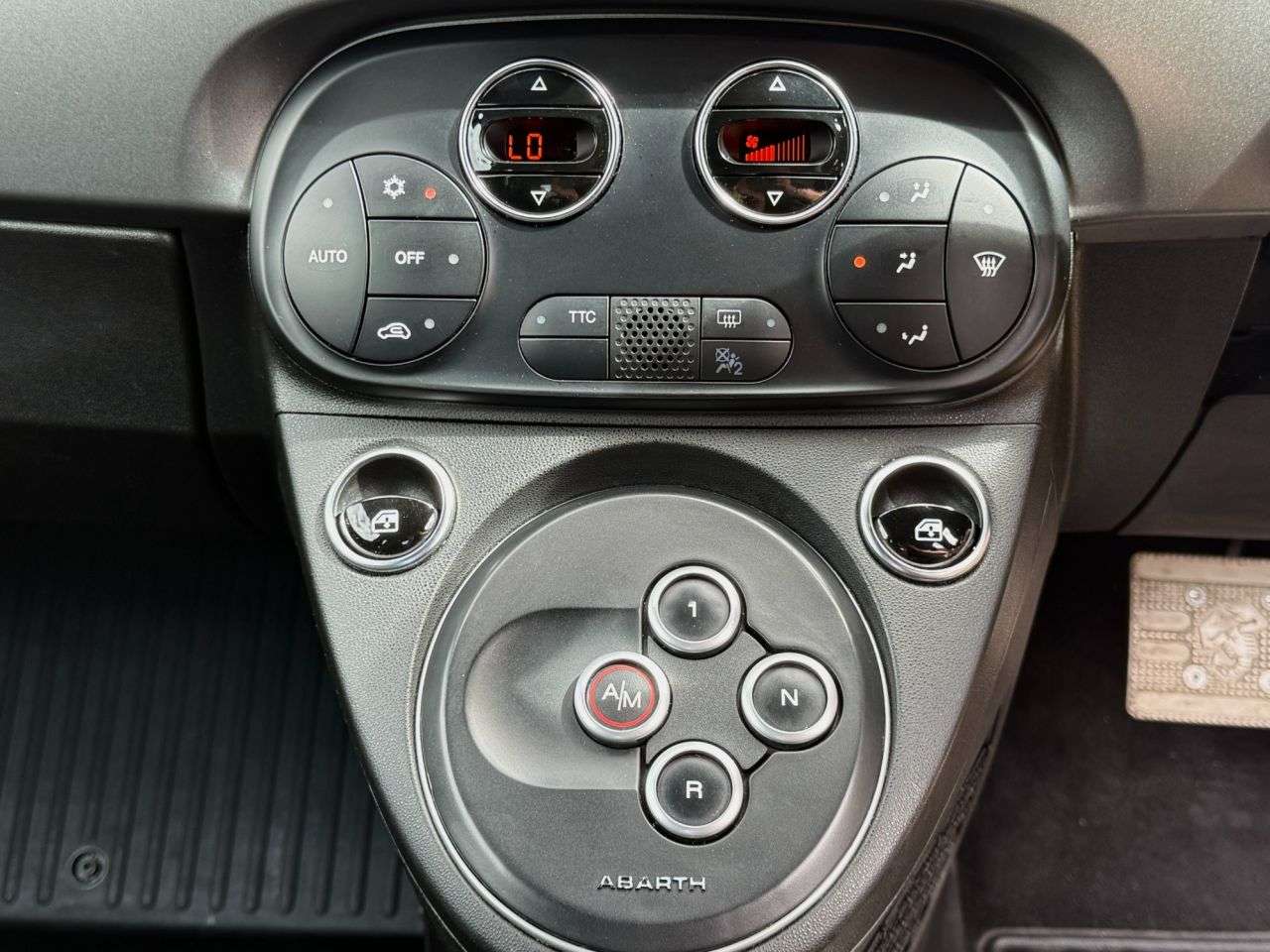 2017 ABARTH 595C 2017 ABARTH 595C
