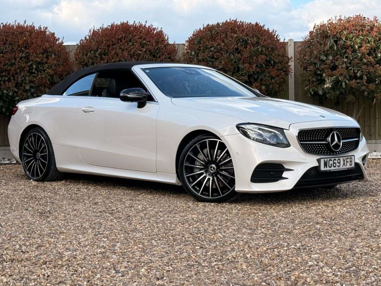 A 2019 MERCEDES-BENZ E CLASS 2.0 E350 AMG Line Cabriolet 2dr Petrol G-Tronic+ Euro 6 (s/s) (313 ps) A 2019 MERCEDES-BENZ E CLASS 2.0 E350 AMG Line Cabriolet 2dr Petrol G-Tronic+ Euro 6 (s/s) (313 ps)