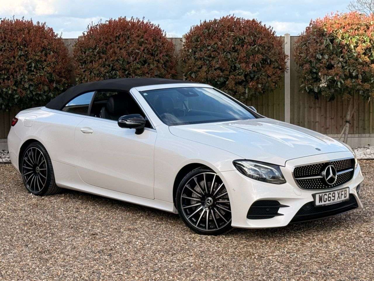 A 2019 MERCEDES-BENZ E CLASS 2.0 E350 AMG Line Cabriolet 2dr Petrol G-Tronic+ Euro 6 (s/s) (313 ps) A 2019 MERCEDES-BENZ E CLASS 2.0 E350 AMG Line Cabriolet 2dr Petrol G-Tronic+ Euro 6 (s/s) (313 ps)