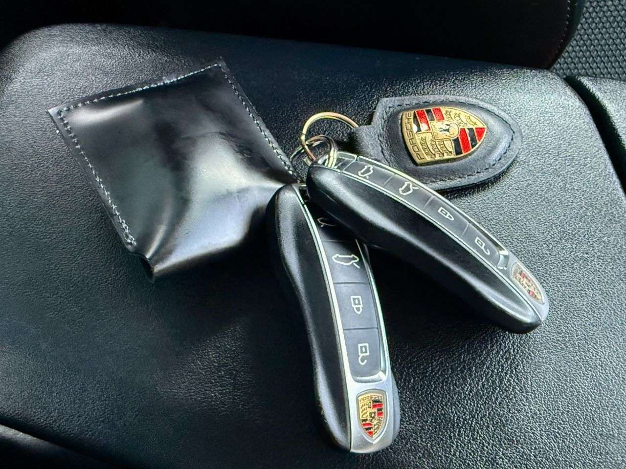 2022 PORSCHE TAYCAN 2022 PORSCHE TAYCAN