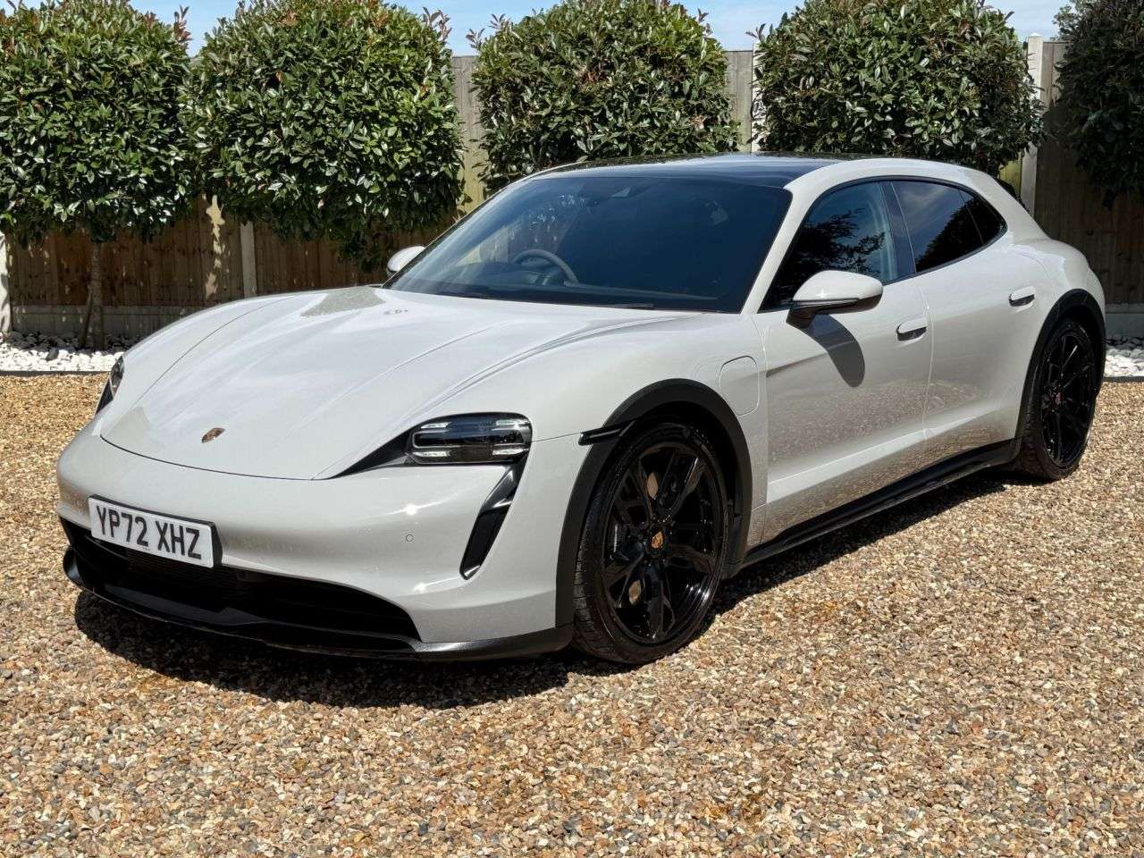 A 2022 PORSCHE TAYCAN Performance Plus 93.4kWh 4S Cross Turismo 5dr Electric Auto 4WD (11kW Charg A 2022 PORSCHE TAYCAN Performance Plus 93.4kWh 4S Cross Turismo 5dr Electric Auto 4WD (11kW Charg