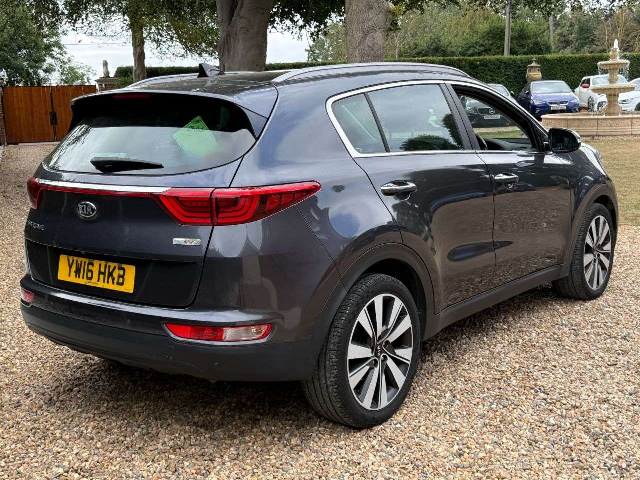 A 2016 KIA SPORTAGE 1.7 CRDi 4 SUV 5dr Diesel Manual Euro 6 (s/s) (114 bhp) A 2016 KIA SPORTAGE 1.7 CRDi 4 SUV 5dr Diesel Manual Euro 6 (s/s) (114 bhp)