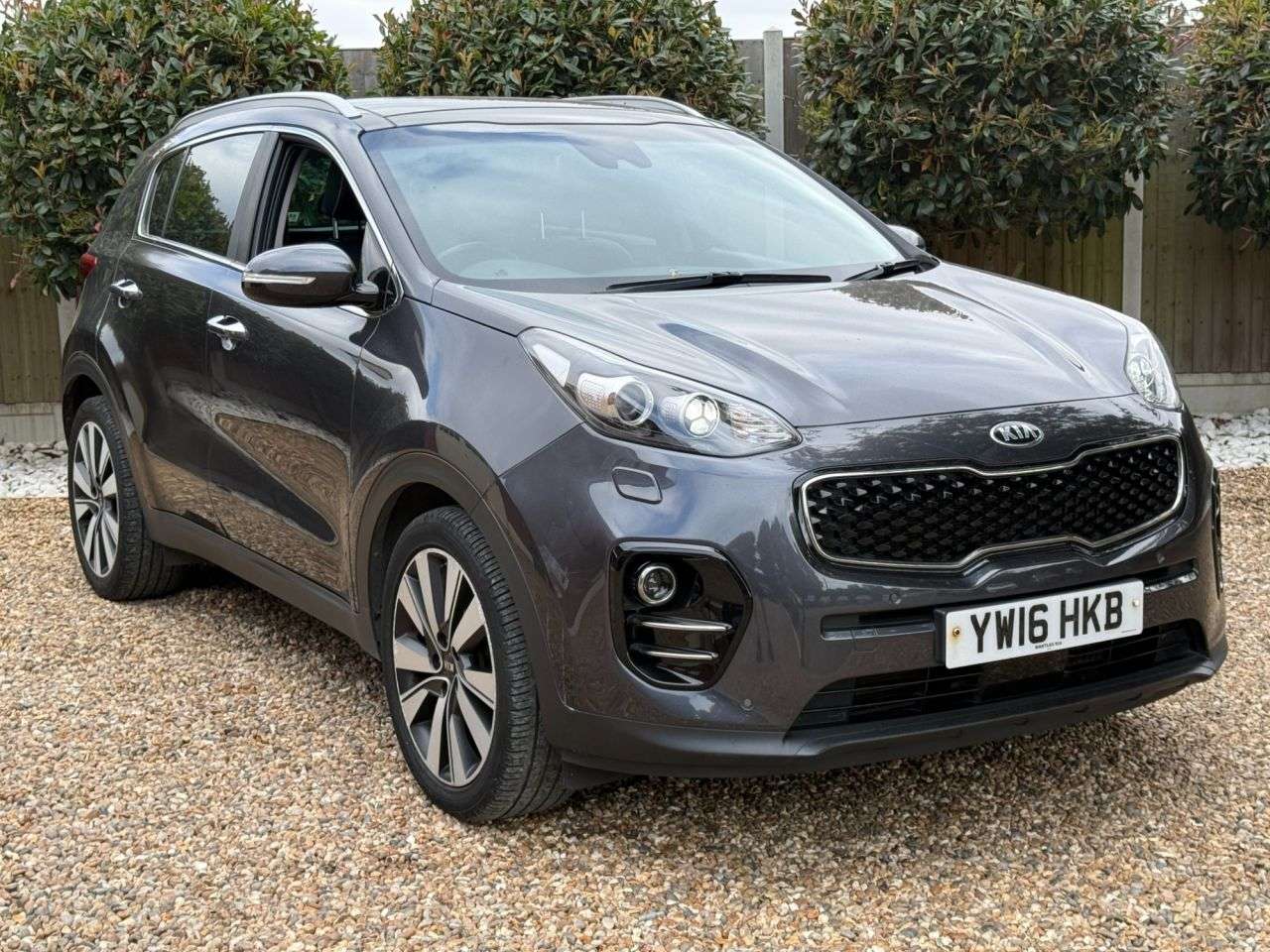 A 2016 KIA SPORTAGE 1.7 CRDi 4 SUV 5dr Diesel Manual Euro 6 (s/s) (114 bhp) A 2016 KIA SPORTAGE 1.7 CRDi 4 SUV 5dr Diesel Manual Euro 6 (s/s) (114 bhp)