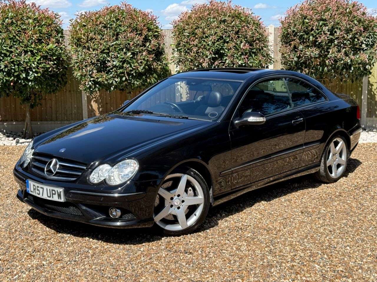 A 2007 MERCEDES-BENZ CLK 3.5 CLK350 Sport Coupe 2dr Petrol 7G-Tronic (239 g/km, 272 bhp) A 2007 MERCEDES-BENZ CLK 3.5 CLK350 Sport Coupe 2dr Petrol 7G-Tronic (239 g/km, 272 bhp)