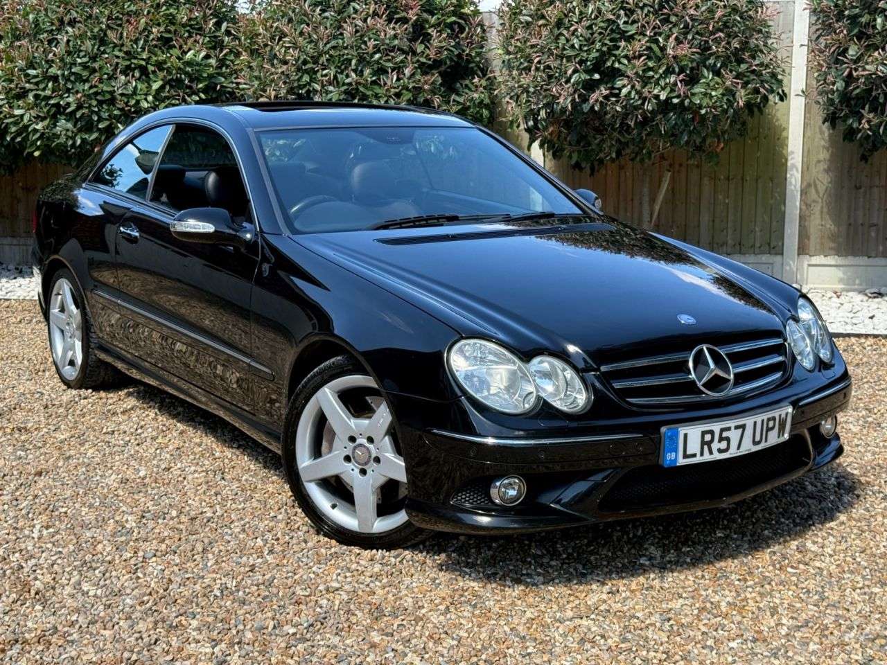 A 2007 MERCEDES-BENZ CLK 3.5 CLK350 Sport Coupe 2dr Petrol 7G-Tronic (239 g/km, 272 bhp) A 2007 MERCEDES-BENZ CLK 3.5 CLK350 Sport Coupe 2dr Petrol 7G-Tronic (239 g/km, 272 bhp)