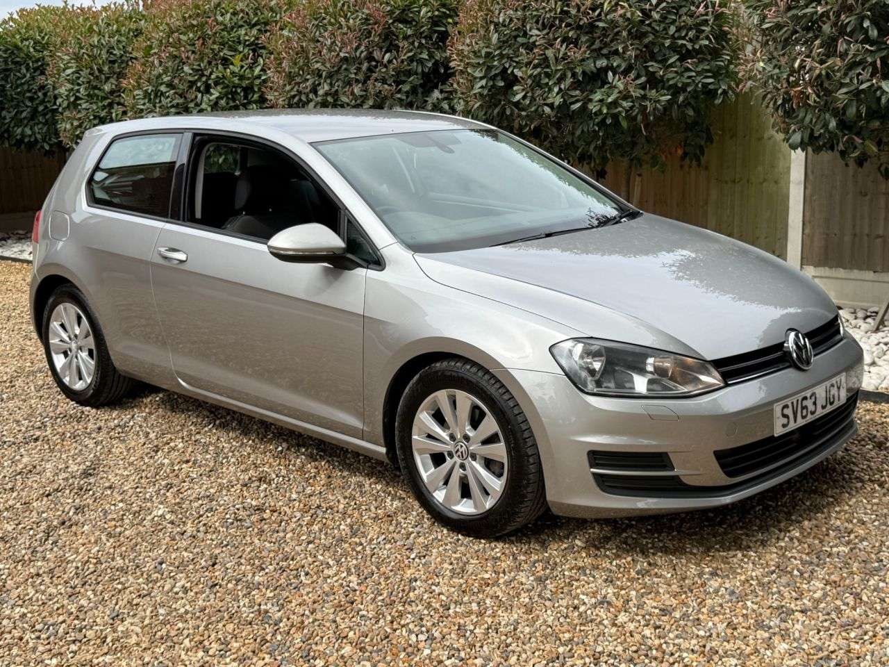A 2013 VOLKSWAGEN GOLF 2.0 TDI BlueMotion Tech SE Hatchback 3dr Diesel Manual Euro 5 (s/s) (150 ps A 2013 VOLKSWAGEN GOLF 2.0 TDI BlueMotion Tech SE Hatchback 3dr Diesel Manual Euro 5 (s/s) (150 ps