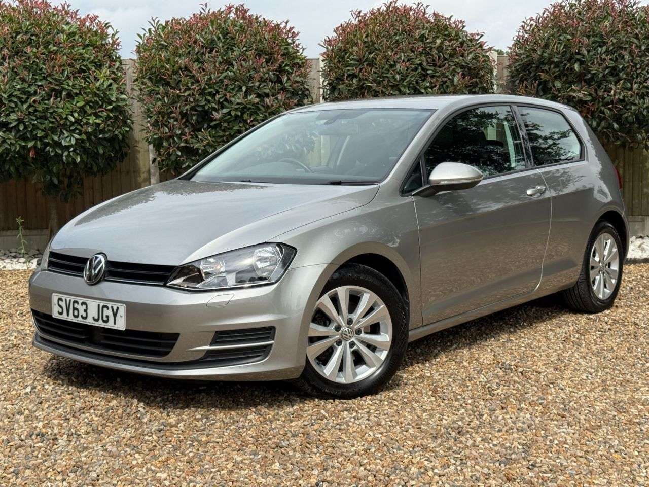 A 2013 VOLKSWAGEN GOLF 2.0 TDI BlueMotion Tech SE Hatchback 3dr Diesel Manual Euro 5 (s/s) (150 ps A 2013 VOLKSWAGEN GOLF 2.0 TDI BlueMotion Tech SE Hatchback 3dr Diesel Manual Euro 5 (s/s) (150 ps