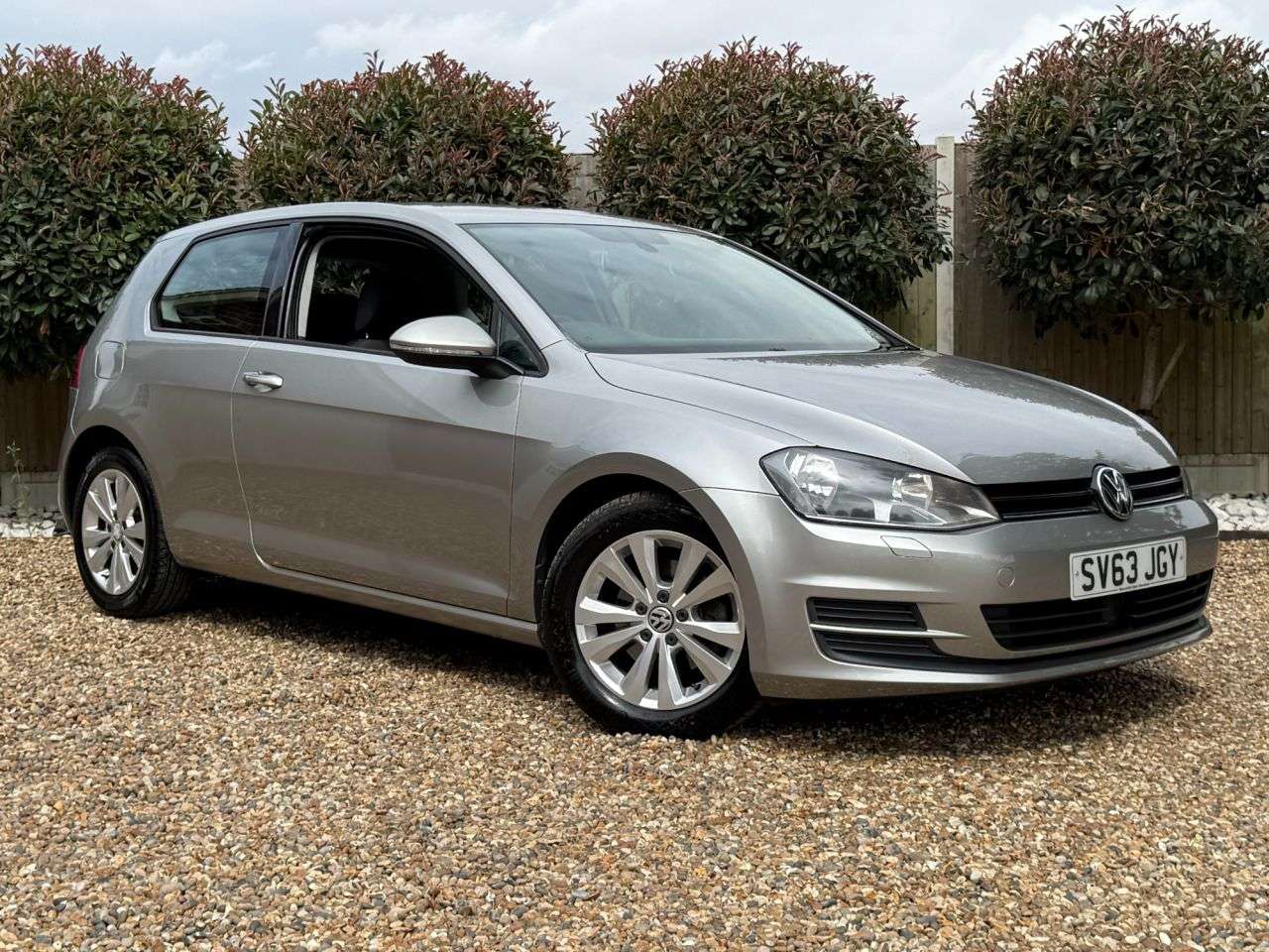 A 2013 VOLKSWAGEN GOLF 2.0 TDI BlueMotion Tech SE Hatchback 3dr Diesel Manual Euro 5 (s/s) (150 ps A 2013 VOLKSWAGEN GOLF 2.0 TDI BlueMotion Tech SE Hatchback 3dr Diesel Manual Euro 5 (s/s) (150 ps