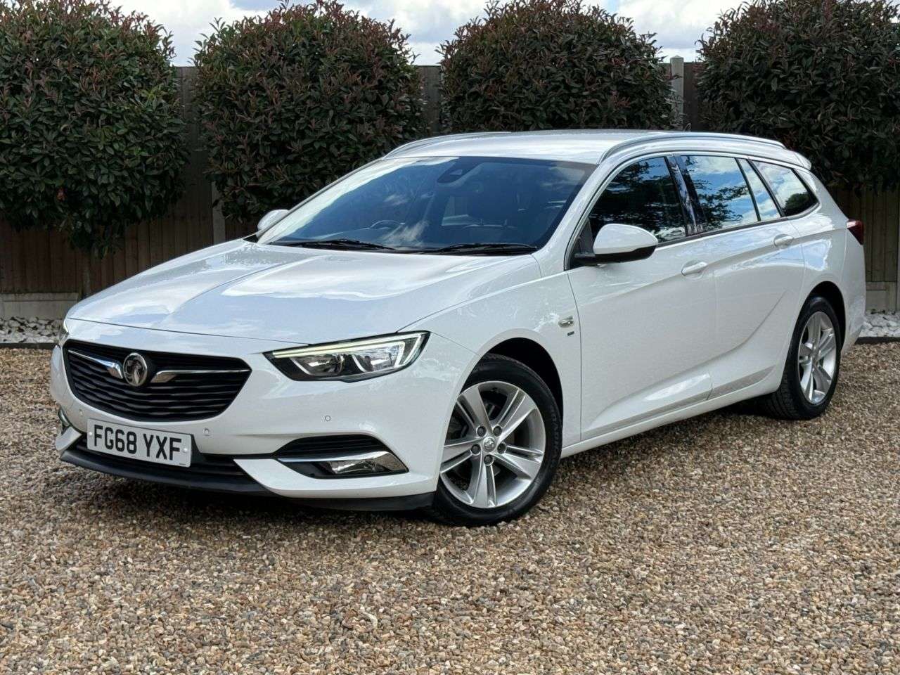 A 2018 VAUXHALL INSIGNIA 1.6 Turbo D ecoTEC BlueInjection SRi Nav Sports Tourer 5dr Diesel Manual Eu A 2018 VAUXHALL INSIGNIA 1.6 Turbo D ecoTEC BlueInjection SRi Nav Sports Tourer 5dr Diesel Manual Eu