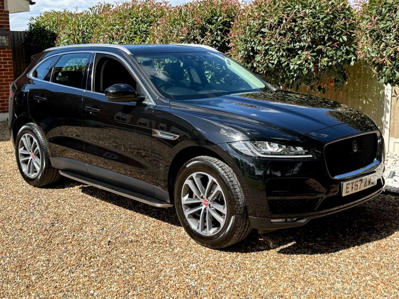 A 2018 JAGUAR F-PACE 2.0 D240 Portfolio SUV 5dr Diesel Auto AWD Euro 6 (s/s) (240 ps) A 2018 JAGUAR F-PACE 2.0 D240 Portfolio SUV 5dr Diesel Auto AWD Euro 6 (s/s) (240 ps)