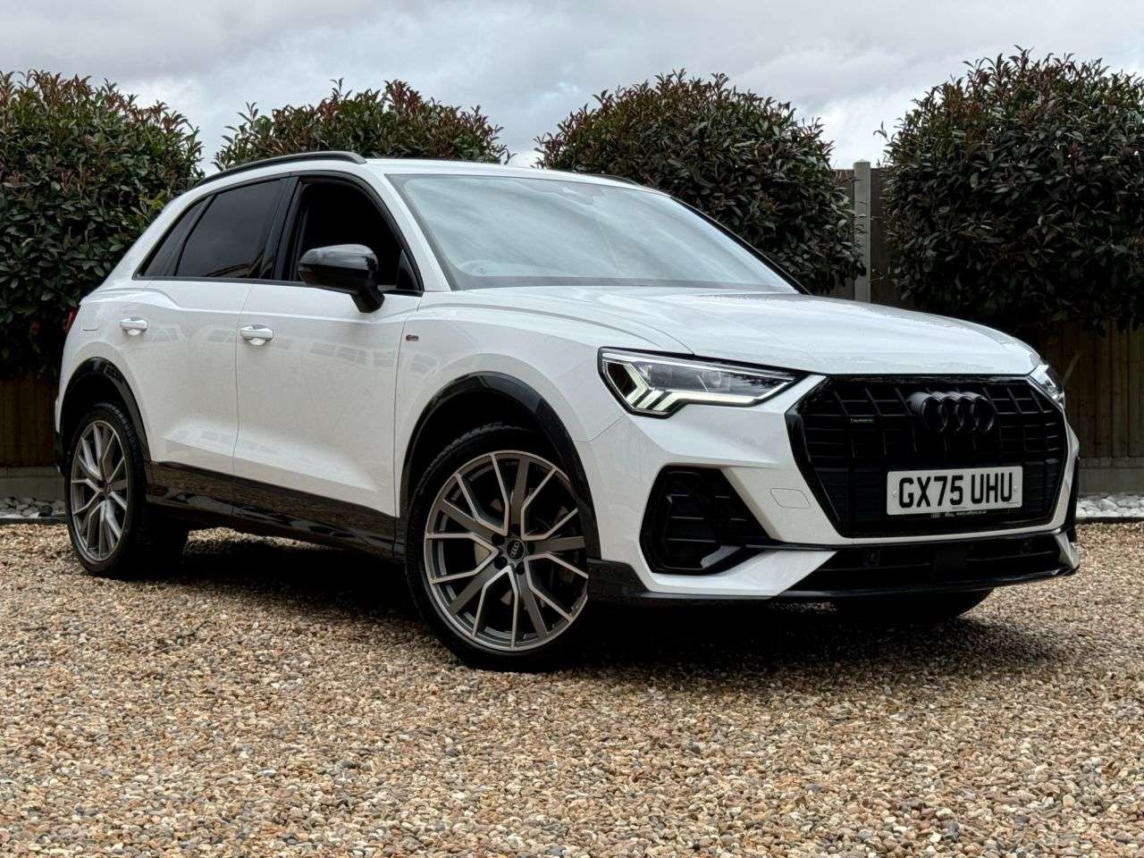 A 2025 AUDI Q3 2.0 TFSI 40 Black Edition SUV 5dr Petrol S Tronic quattro Euro 6 (s/s) (190 A 2025 AUDI Q3 2.0 TFSI 40 Black Edition SUV 5dr Petrol S Tronic quattro Euro 6 (s/s) (190