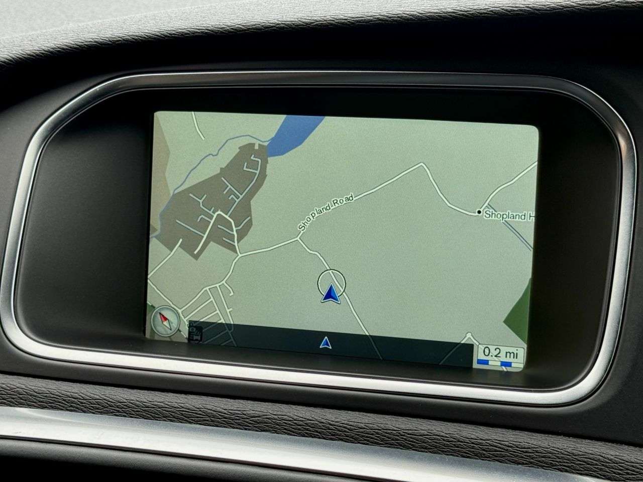 A 2016 VOLVO V40 1.5 T2 R-Design Pro Hatchback 5dr Petrol Auto Euro 6 (s/s) (122 ps) A 2016 VOLVO V40 1.5 T2 R-Design Pro Hatchback 5dr Petrol Auto Euro 6 (s/s) (122 ps)