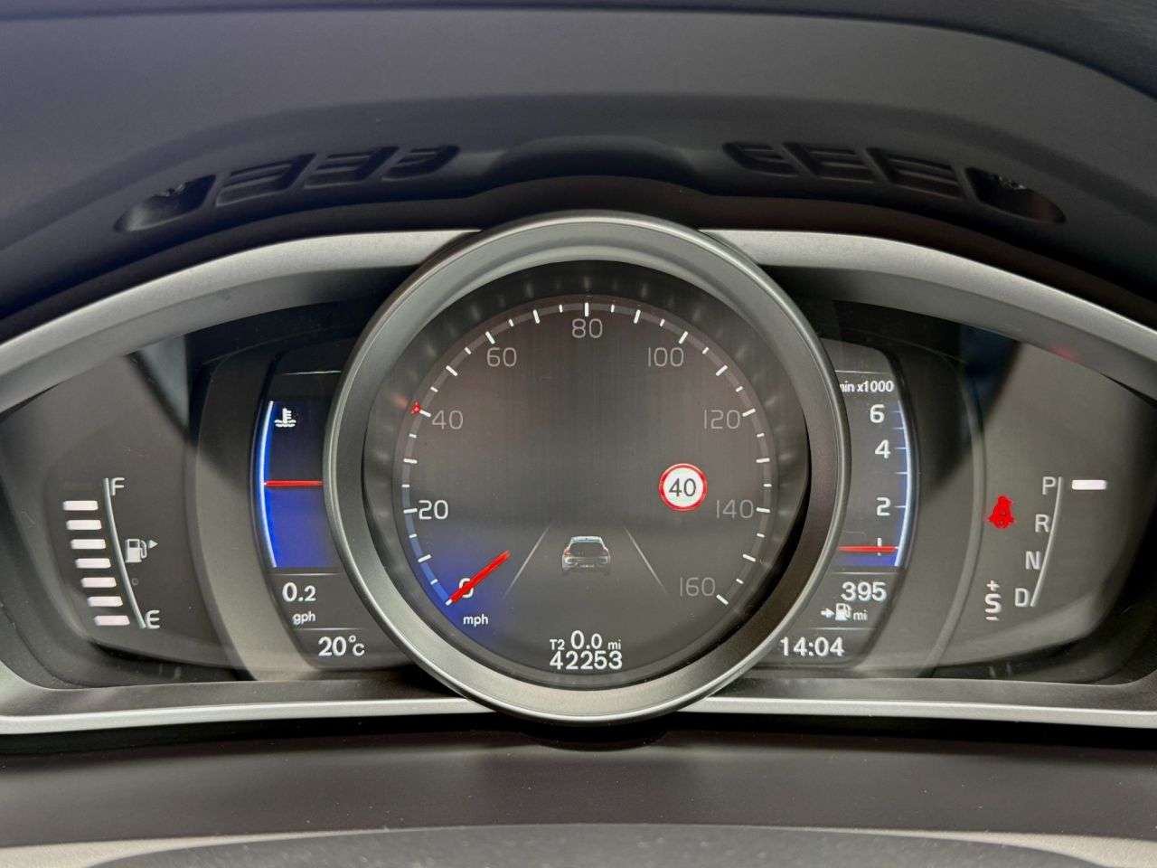 2016 VOLVO V40 2016 VOLVO V40
