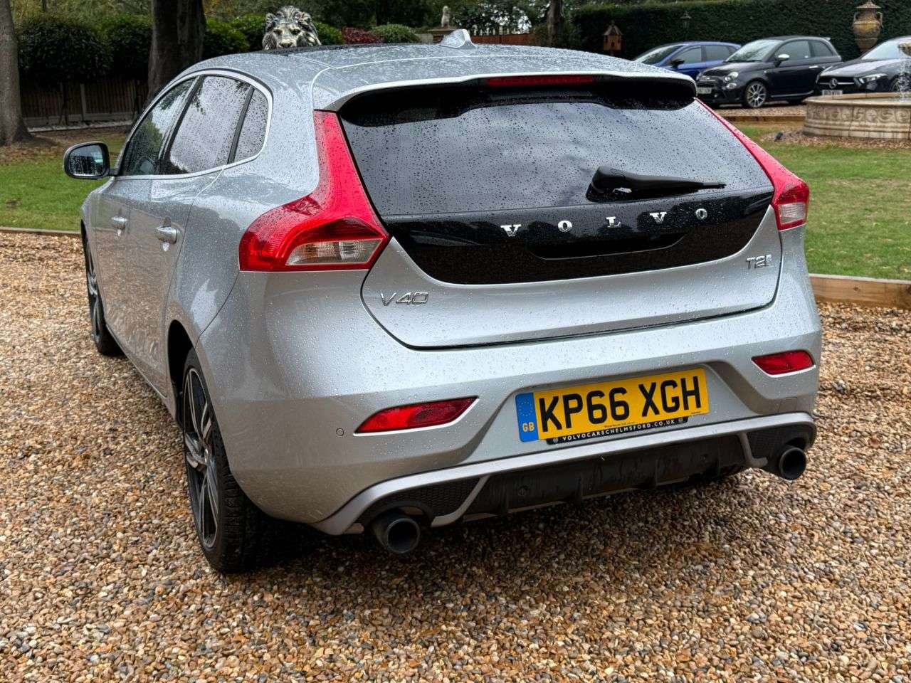 2016 VOLVO V40 2016 VOLVO V40