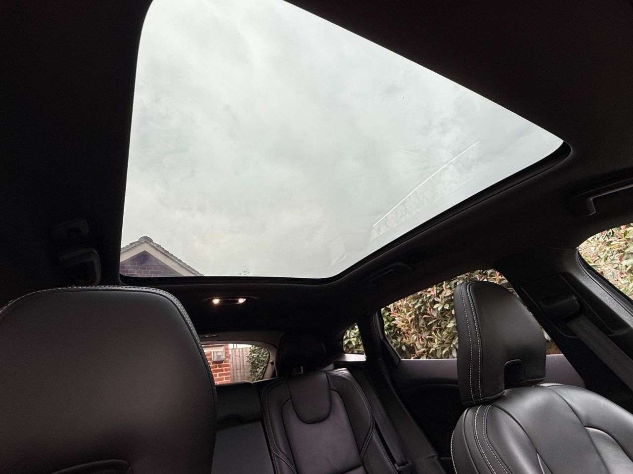 2016 VOLVO V40 2016 VOLVO V40