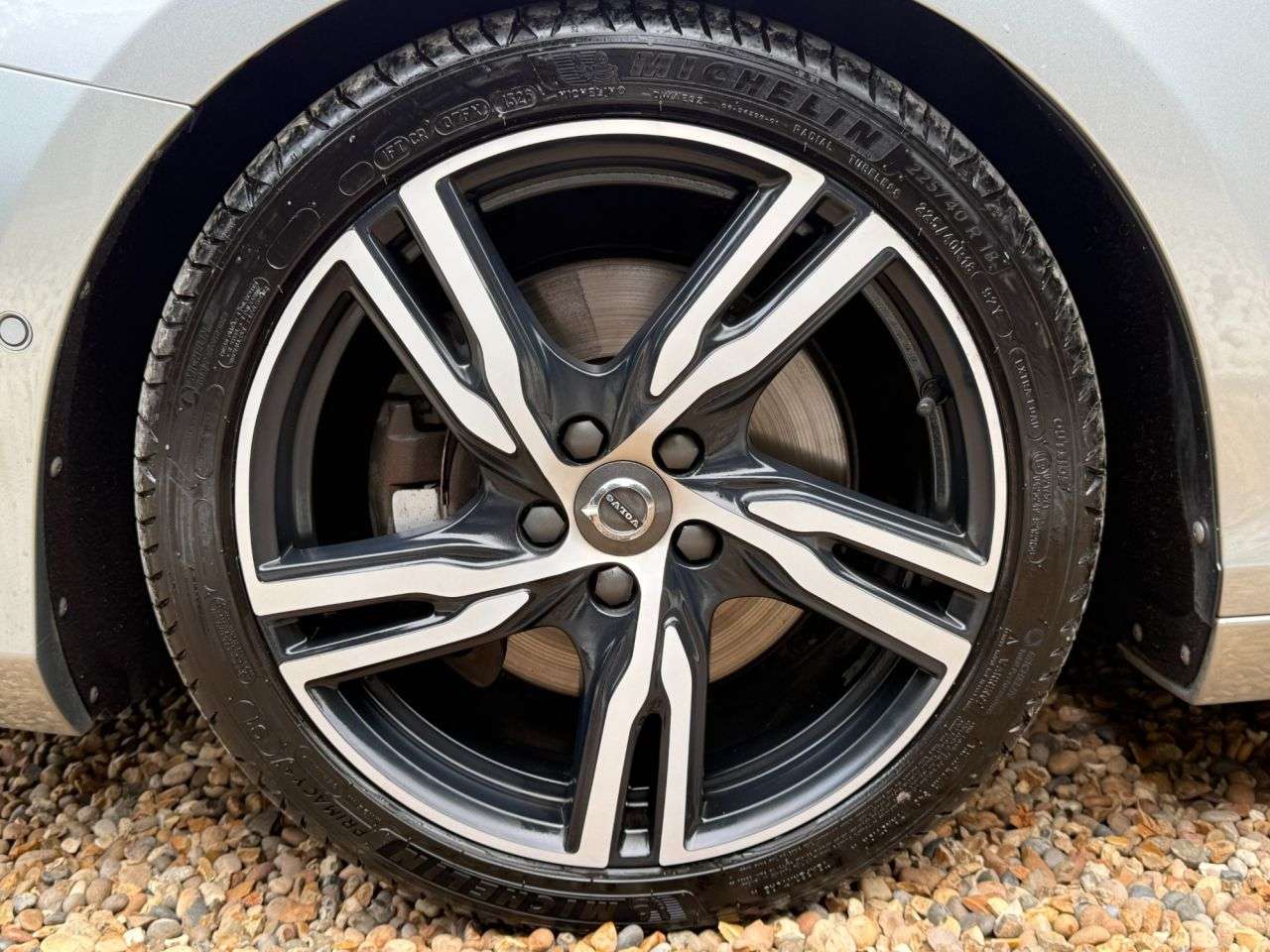 2016 VOLVO V40 2016 VOLVO V40