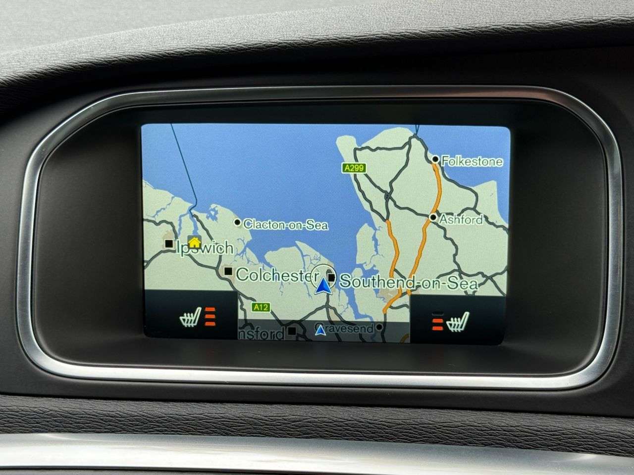 2016 VOLVO V40 2016 VOLVO V40