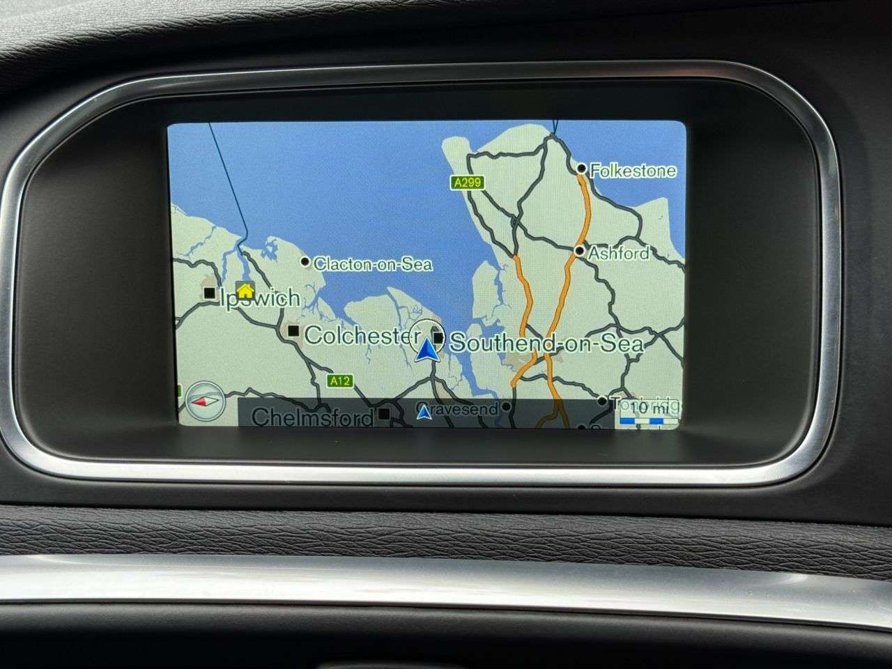 2016 VOLVO V40 2016 VOLVO V40