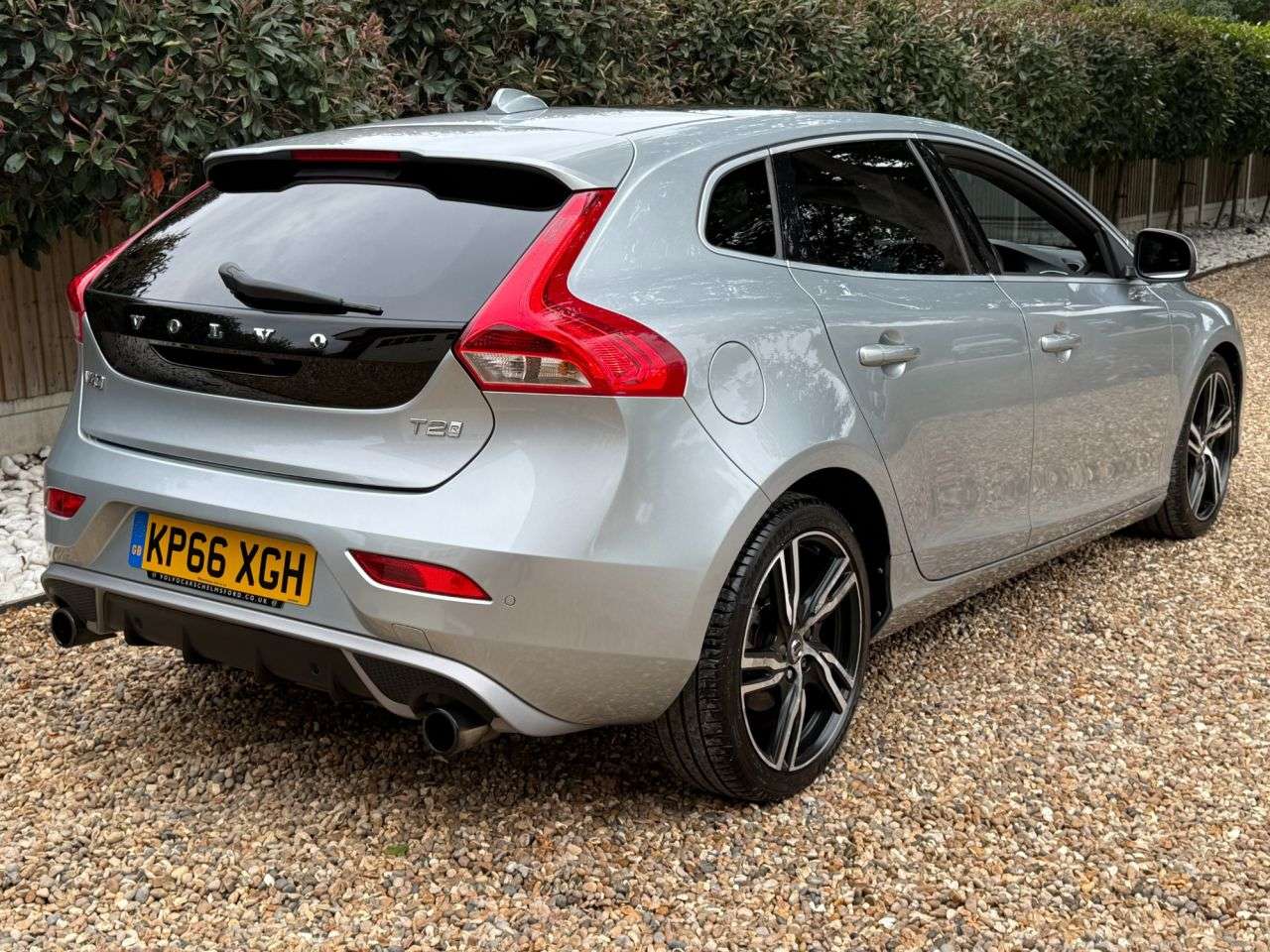 2016 VOLVO V40 2016 VOLVO V40