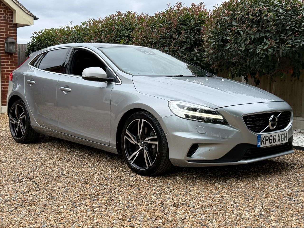 2016 VOLVO V40 2016 VOLVO V40