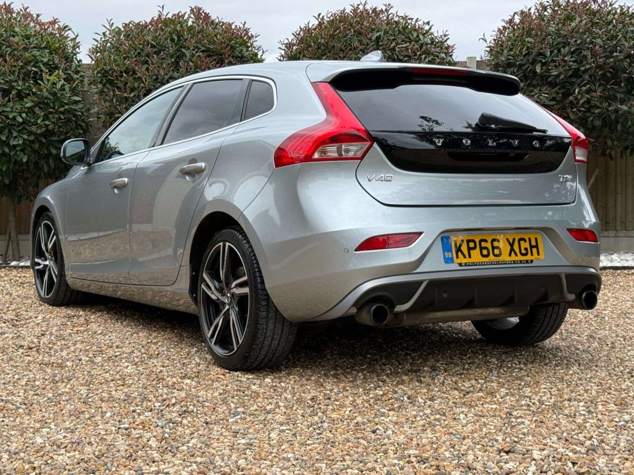 A 2016 VOLVO V40 1.5 T2 R-Design Pro Hatchback 5dr Petrol Auto Euro 6 (s/s) (122 ps) A 2016 VOLVO V40 1.5 T2 R-Design Pro Hatchback 5dr Petrol Auto Euro 6 (s/s) (122 ps)