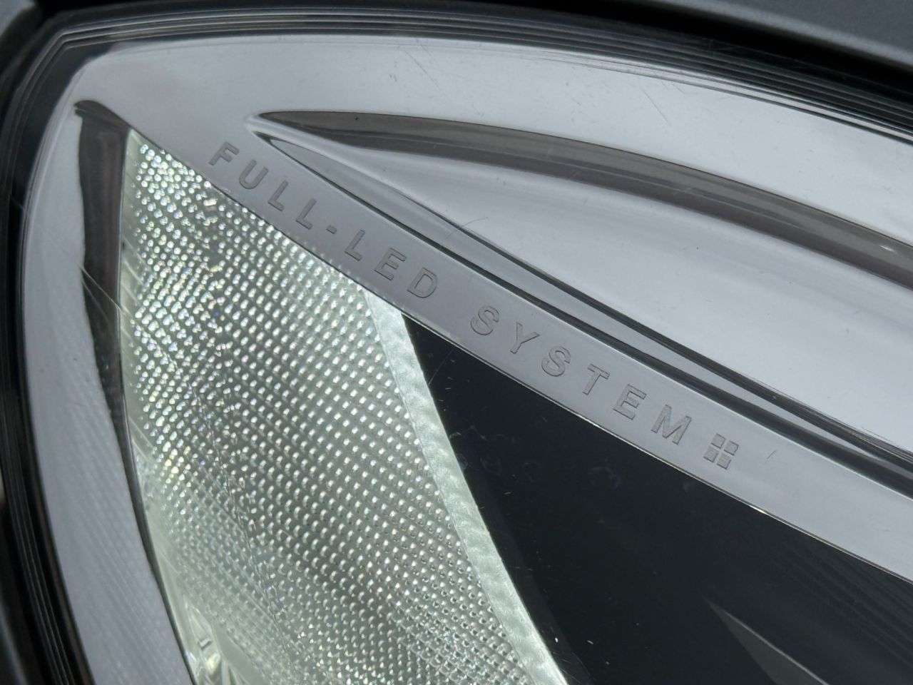 2016 VOLVO V40 2016 VOLVO V40